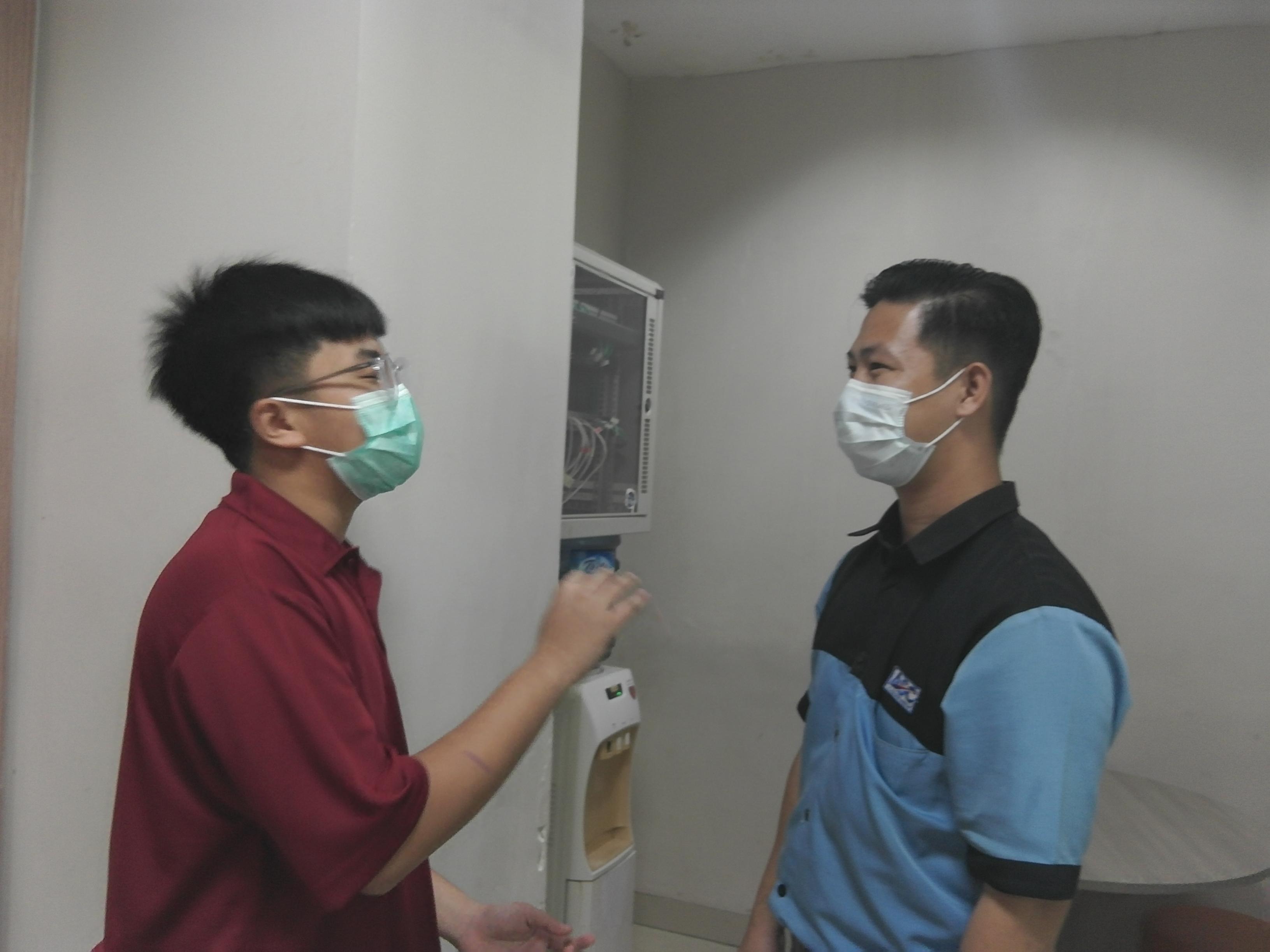 Interviewing school staff about electricity use